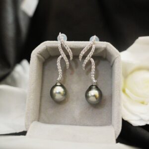 micropaved zircon leaf shape S925 silver pendant with dark grey Tahitian pearl  earing