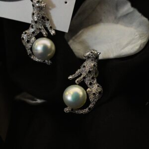 Beautiful leopard shape micropaved zircon with white fresh water pearl silver studs