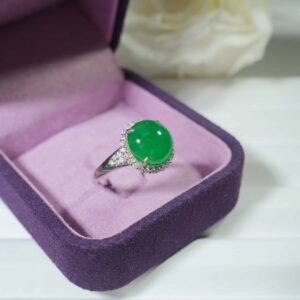 FULL GREEN JADER in 18K WHITE GOLD AND DIAMOND ring