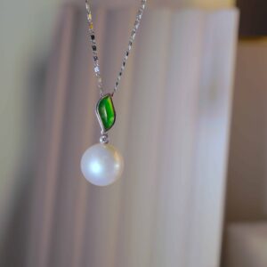 AURORA FRESH WATER PEARL WITH full GREEN JADE PENDANT